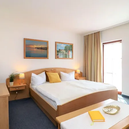 Apartment Ferienzimmeranlage Deutsches Haus Deutsches Haus App 24 Wustrow (Fischland)